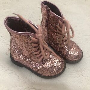 - Little Girls Pink Sparkle Boots. Size 5